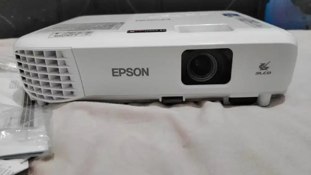 Proyektor Epson EB-B500