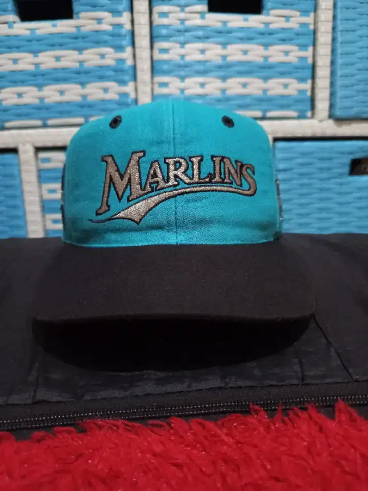 TOPI SNAPBACK VINTAGE 90s MARLINS MLB  CATCH THE FEVER THE GAME