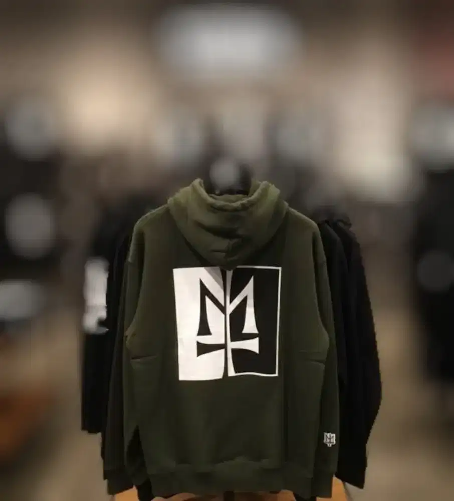 Maternal disaster Hoodie Zipper size M