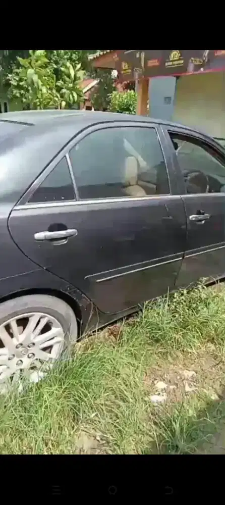 Dijual mobil Toyota Camry 2005