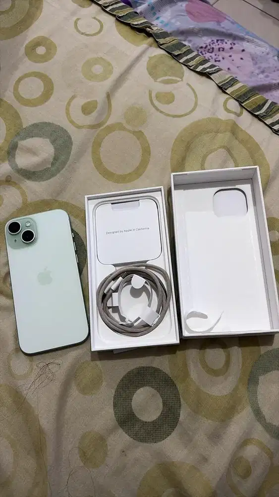 iPhone 15 128 GB Hijau Ex iBox