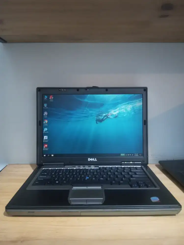 Dell Latitude D630 Core 2 Duo T7250 DDR 2GB HDD 250GB 14 2 jam