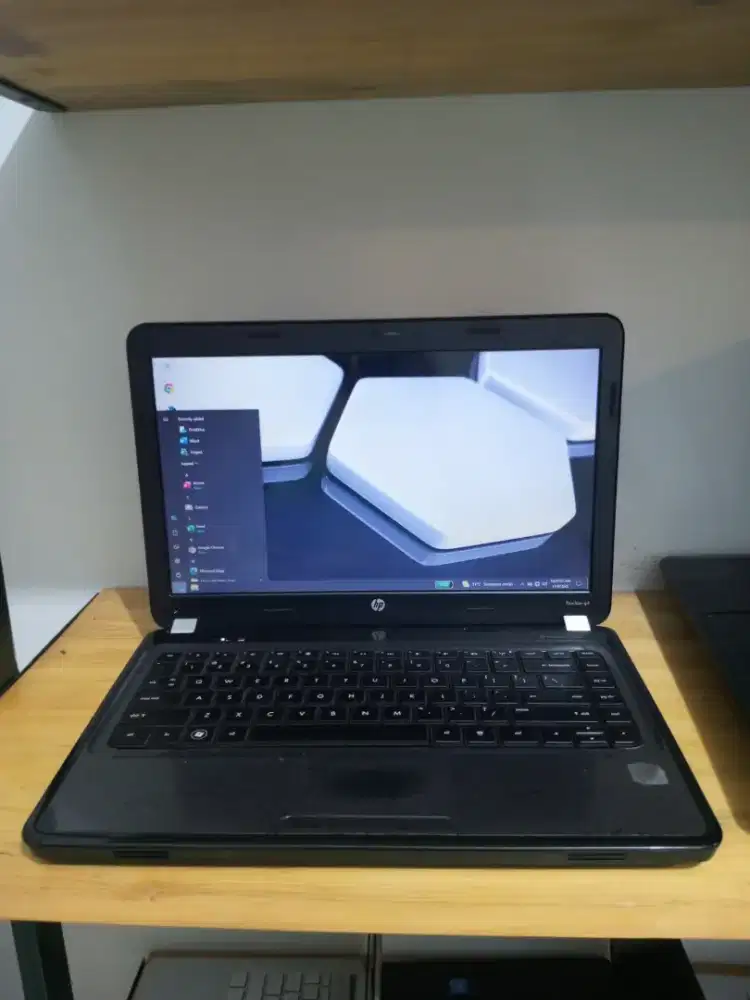 HP Pavilion G4 AMD A4-3330M  Radeon HD6480G DDR 4GB 500GB 14 2 jam
