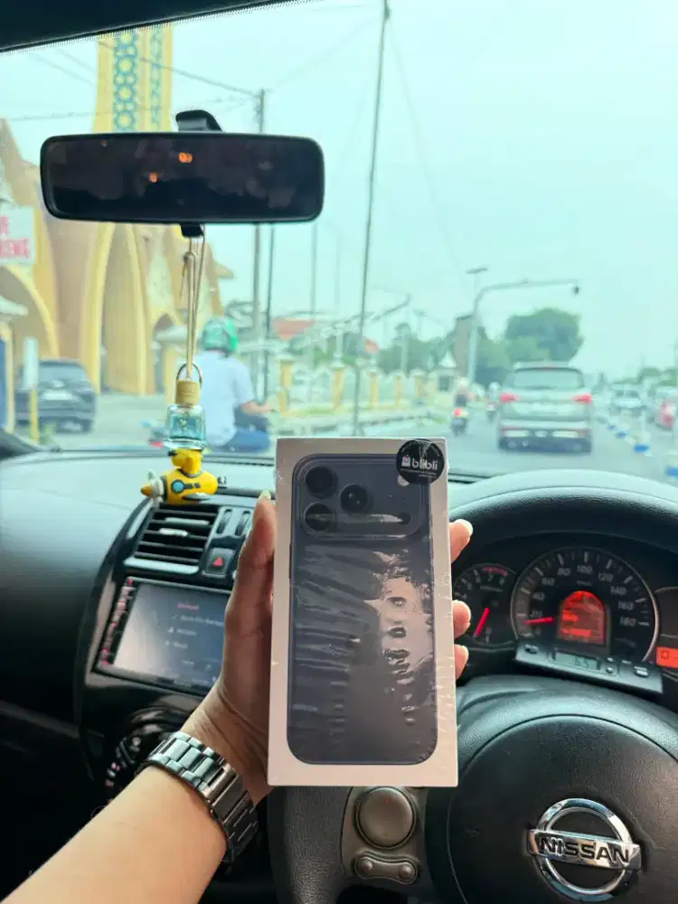 NEW !! 17 PRO 512GB DEEP BLUE RESMI INDONESIA BLIBLI SA/A BLM AKTIVASI