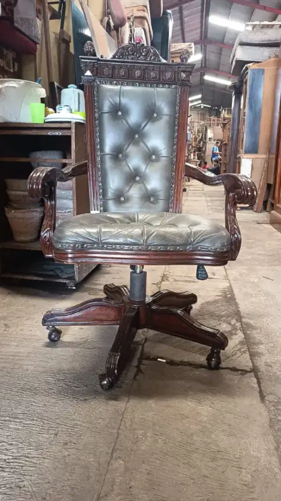 Kursi antik putar hidrolis Kursi direktur untuk kantor