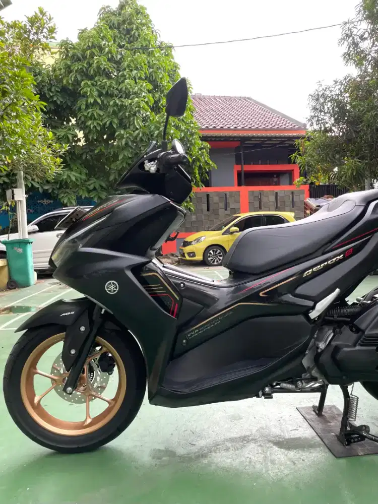 Aerox abs 2023 km 5rb