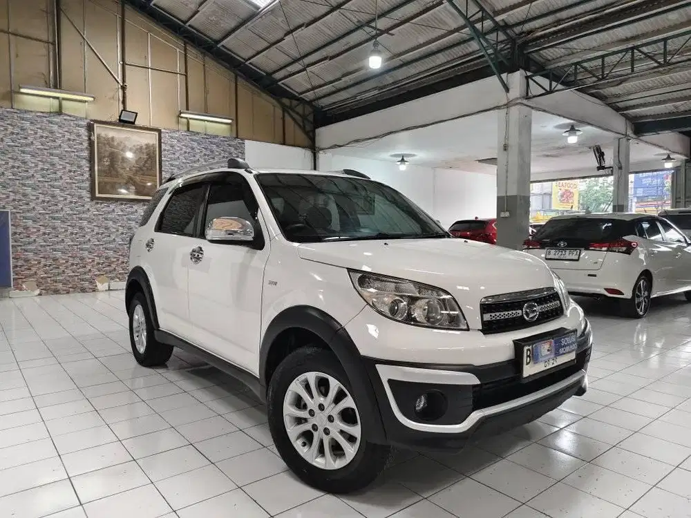 Daihatsu TERIOS  TX Adventure 1.5 Bensin AT 2014 Putih