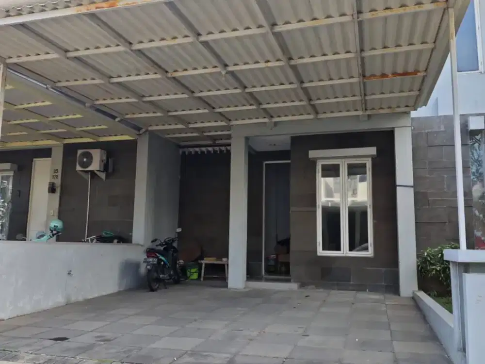 Royal Residence Wiyung