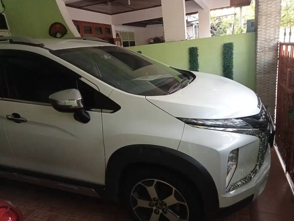 Mitsubishi Xpander Cross AT Tahun2000