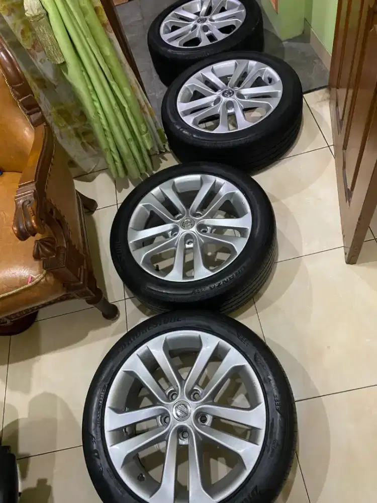 Velg oem nissan juke R17