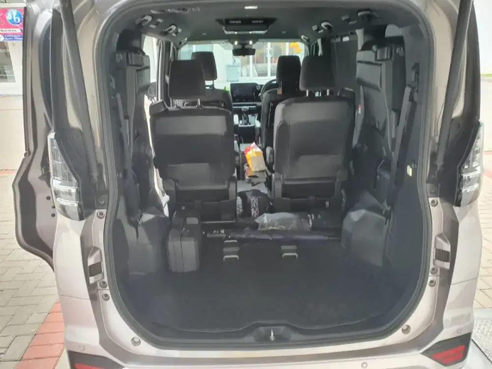 Toyota Voxy 2023 Platinum Silver perfect Condition