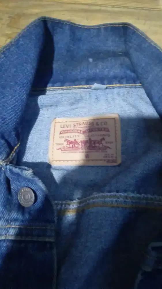 Jaket Levis msh bagus