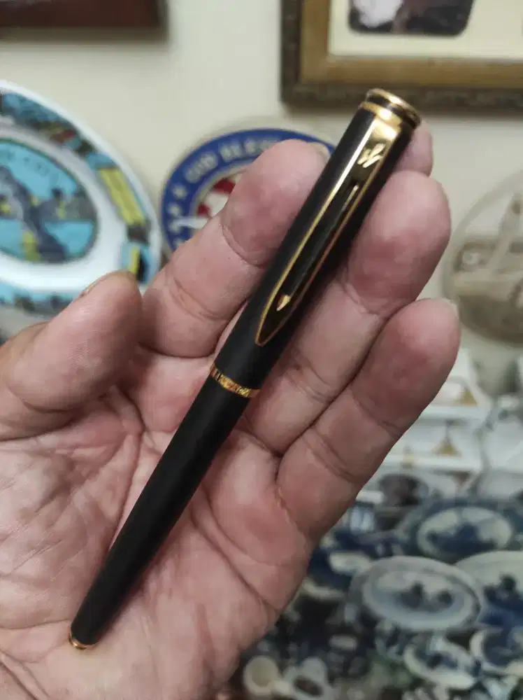 Mulus like new sign roller pen Waterman made in France black gold