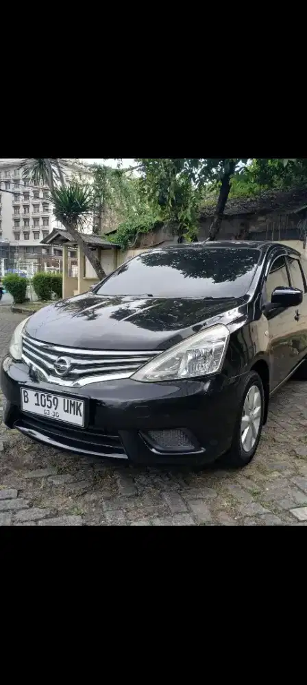 Nissan livina at thn 2014 hitam km 85rb asli record Rp87jt