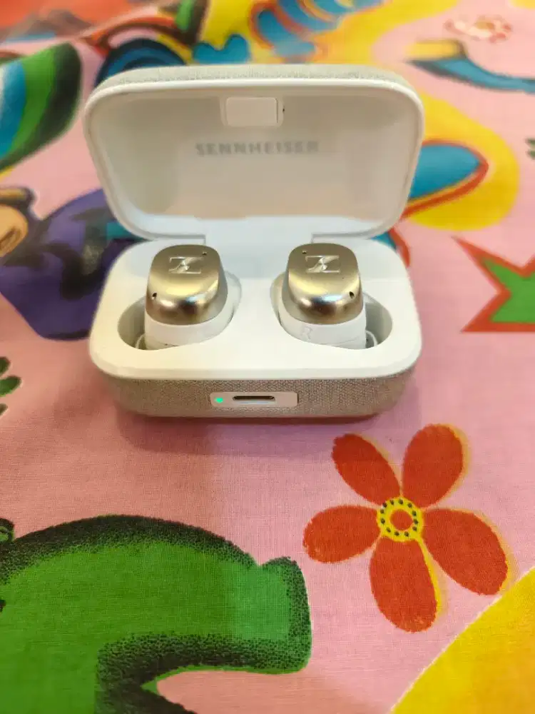 Sennheiser Momentum 4 grs resmi