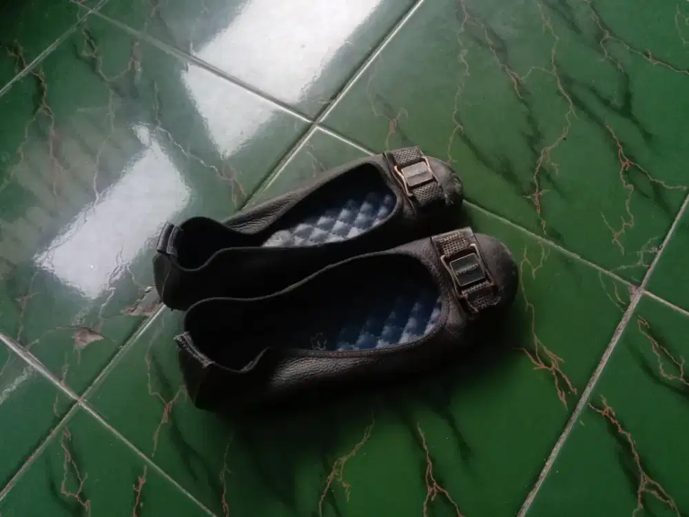 Sepatu kulit cewek everbest ukur 37