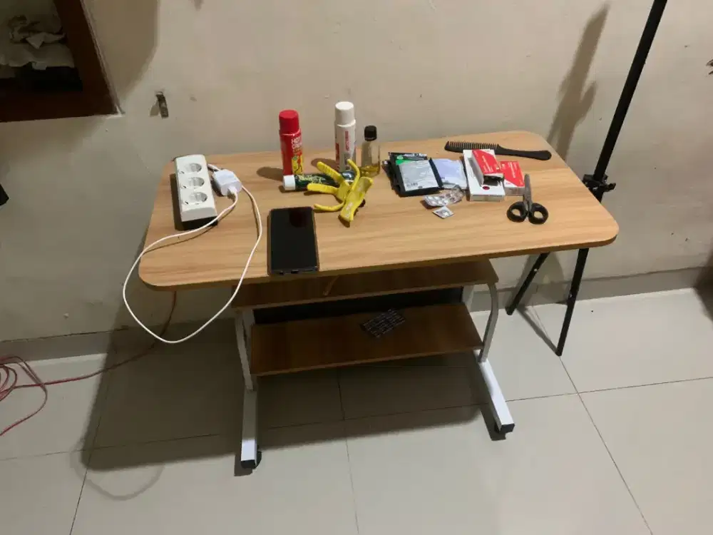 MEJA LAPTOP/ KOMPUTER