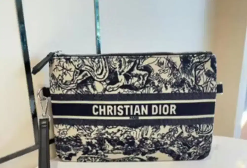 Clucth Christian Di*r