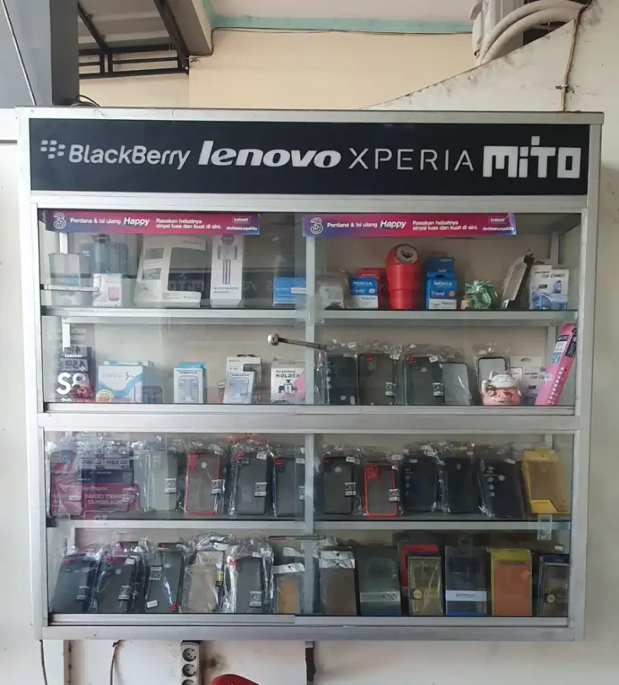 Dijual etalase accesories handphone aluminium