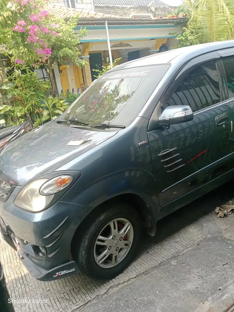 Daihatsu Xenia 2011 Bensin