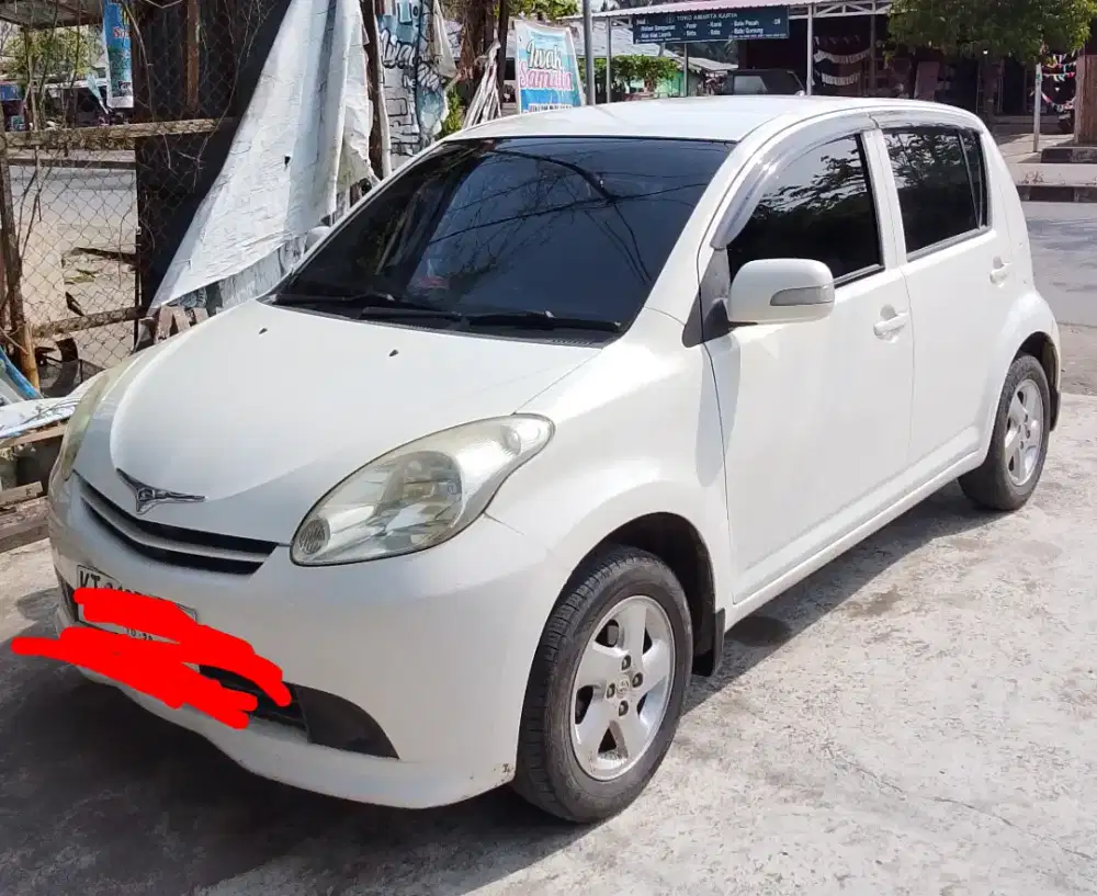 Mobil Sirion type D 1,3 MT, pemakaian pribadi