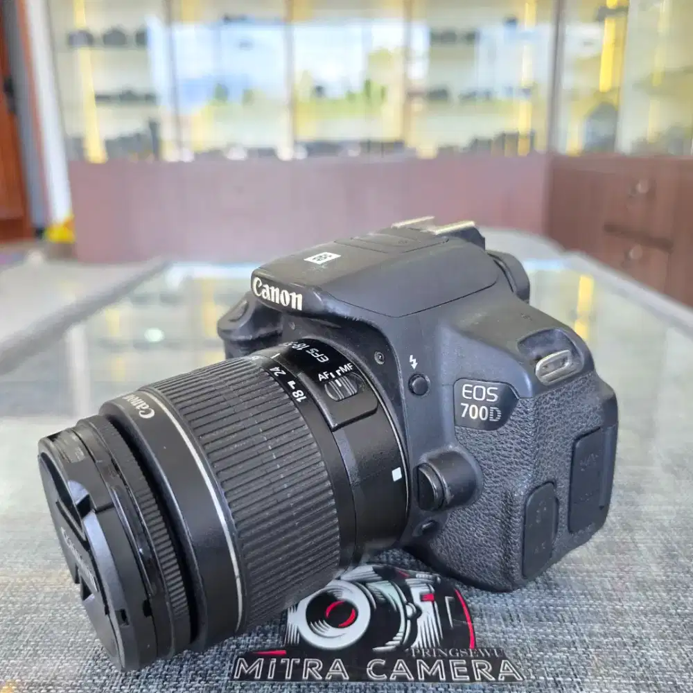 CANON 700D Like New