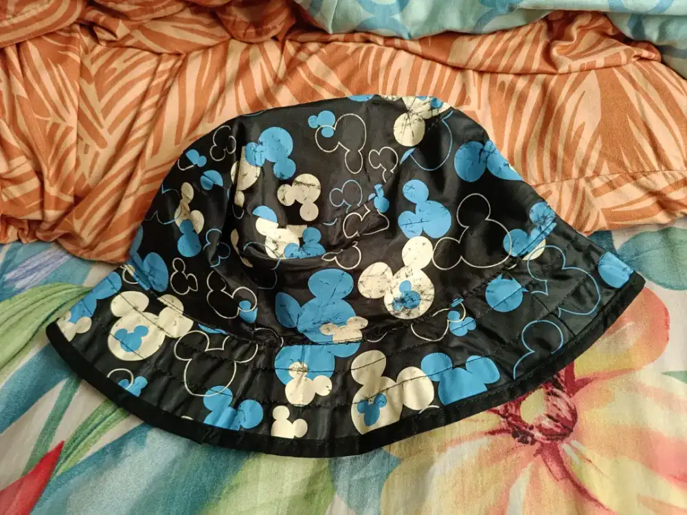 Dijual Bucket Hat Mickey Mouse Disneyland Original bisa Bolak balik
