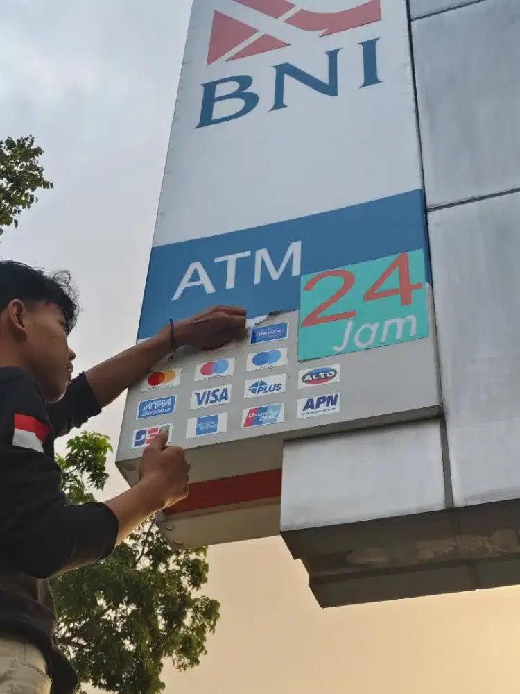 Dibutuhkan tenaga staff cleaning service