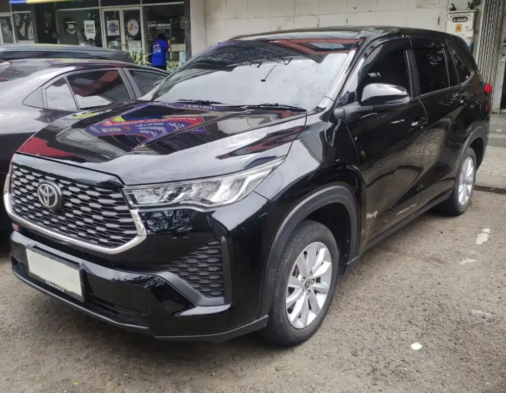 Kijang Innova Zenix V CVT 2.0 Hitam 2023