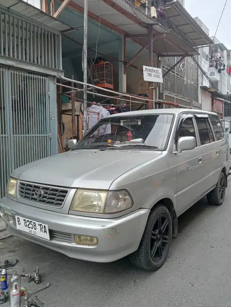 KIJANG LGX 1.8 TAHUN 2000