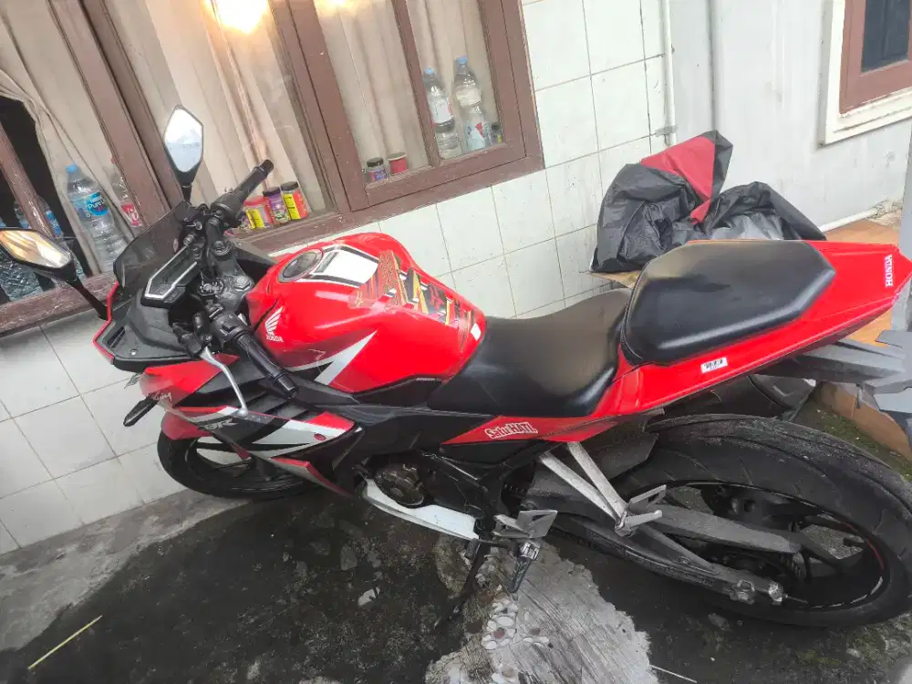 Jual CBR 150 R Red (merah)