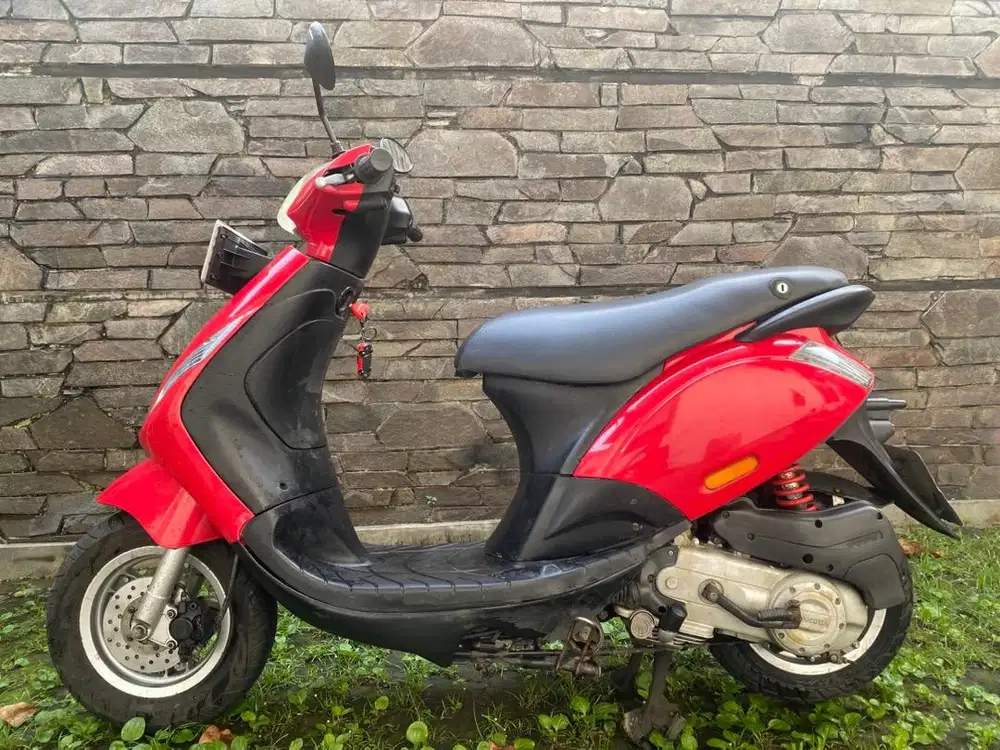Piaggio zip 2012 merah