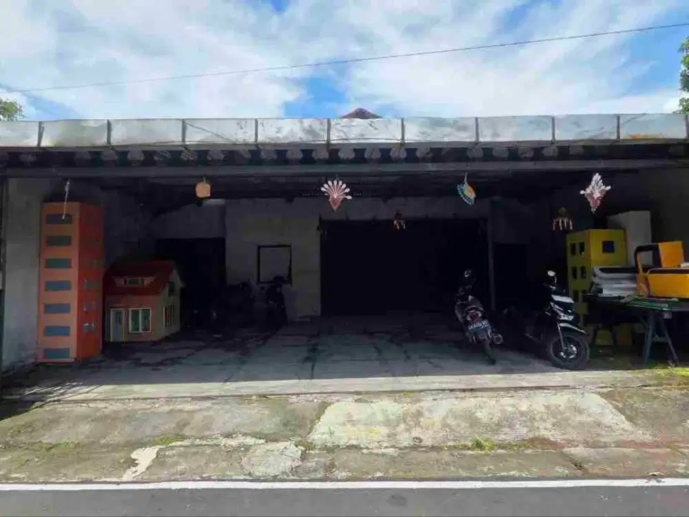 Tanah Luas 300M² di Manahan Solo Surakarta Bonus Bangunan (as)