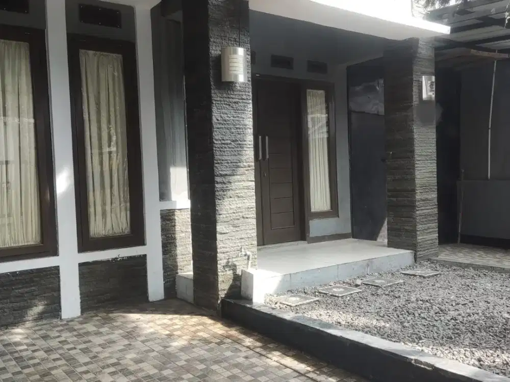 Dijual rumah di permata buah batu depan kampus telkom