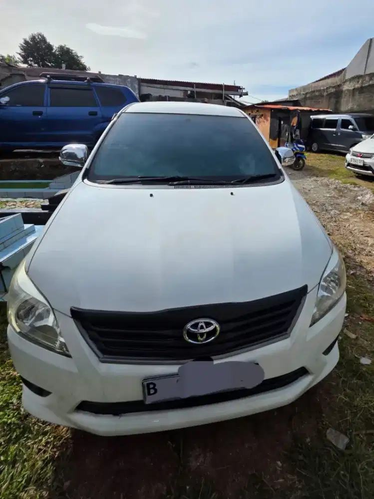 Toyota innova g at 2012 bensin 2.0