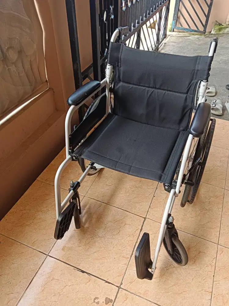 KURSI RODA MERK SOMA