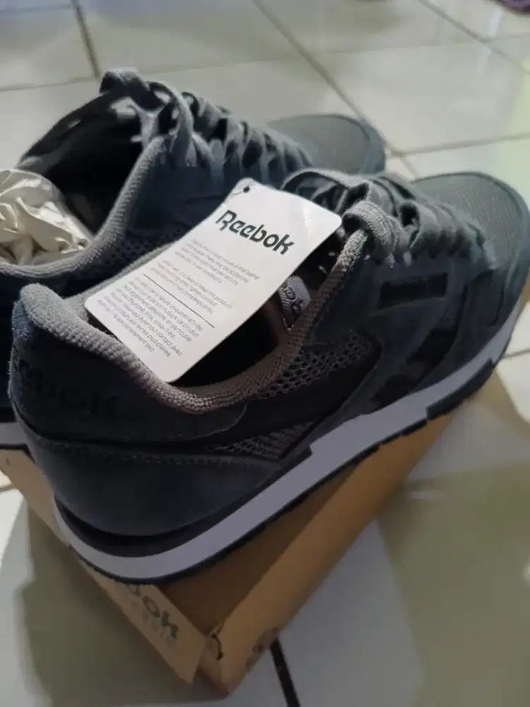 Sepatu Reebok classic