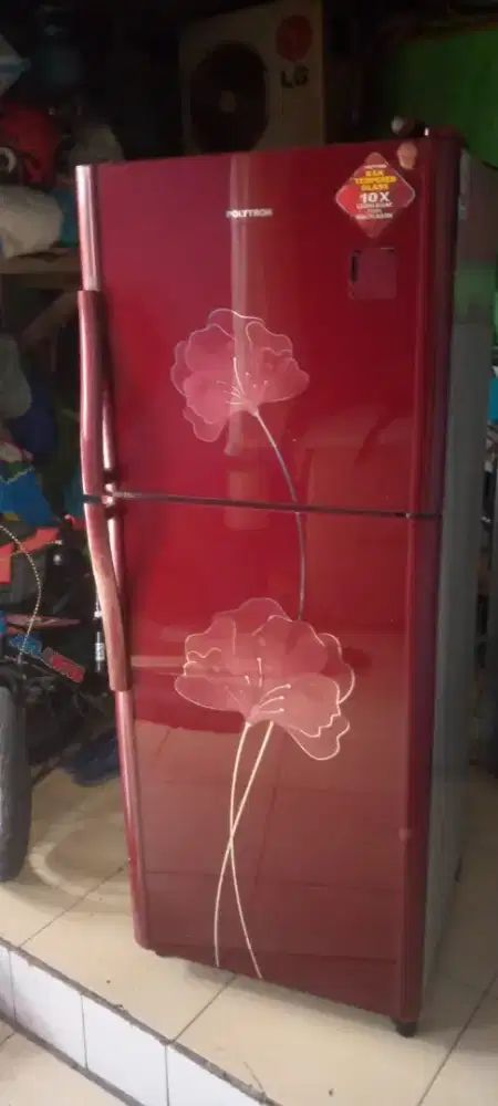 Dijual kulkas Polytron 2pintu rak lengkap ada twist ice kondisi normal