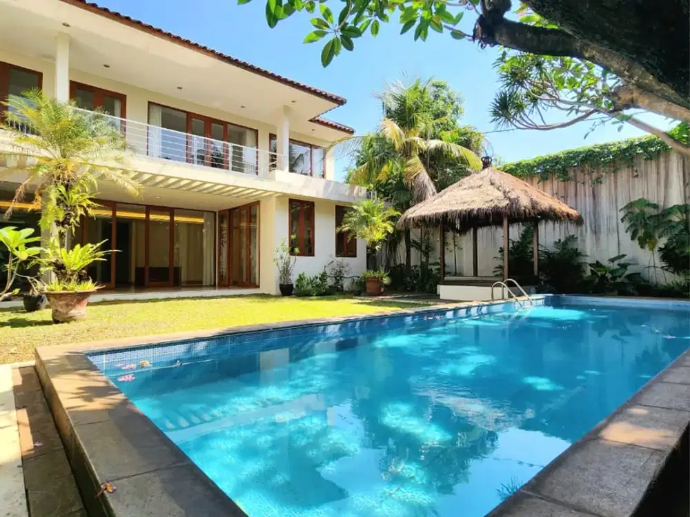 Rumah Bagus 2 Lantai Siap Huni di Kemang, Tanah 630 m² – Bebas Banjir & Lokasi Premium