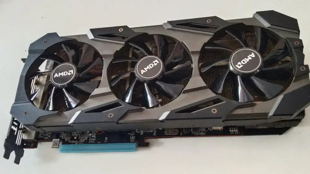 VGA gaming RX 5700 red devil