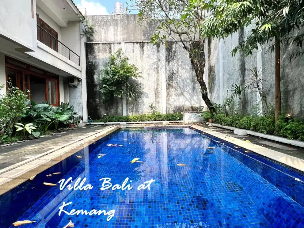 Rumah Villa Bali BAWAH NJOP di Komplek Elit Kemang Jaya, Jaksel