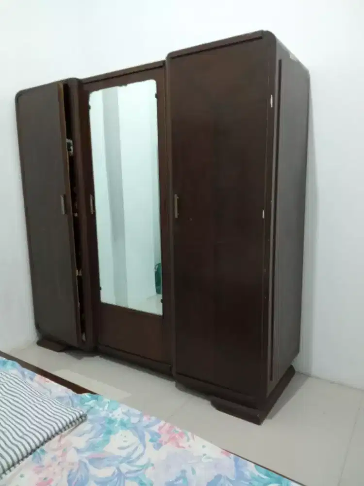 Lemari kayu jati 3 pintu