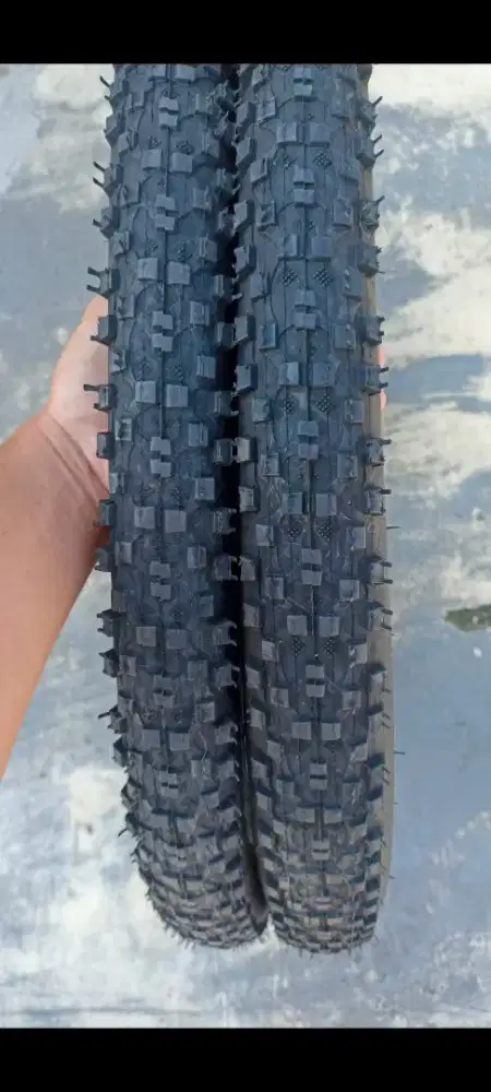 Jual ban sepeda, seperti baru 27.5 x 2.10