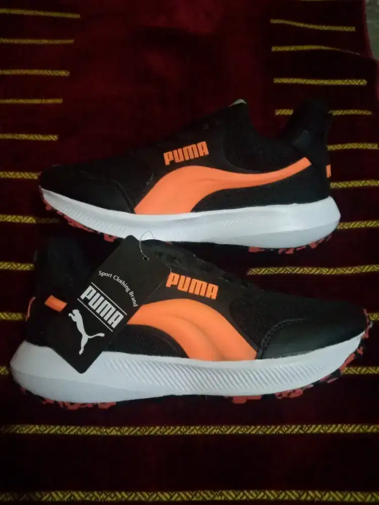 Sepatu runing puma