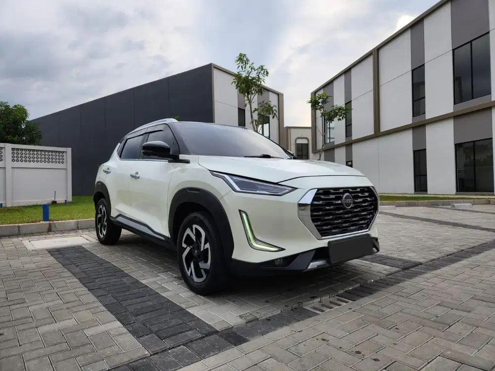 KM LOW!! NISSAN MAGNITE PREMIUM AT MATIC 2022 PUTIH TWO TONE