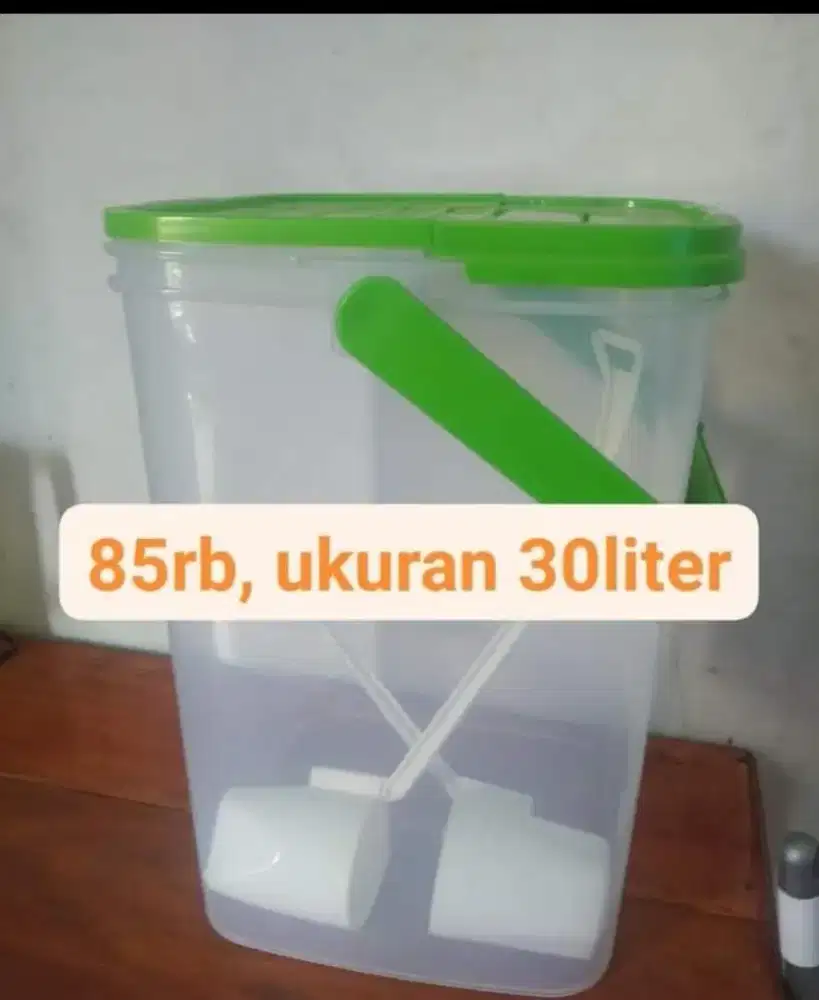 Kursi dan tempat es