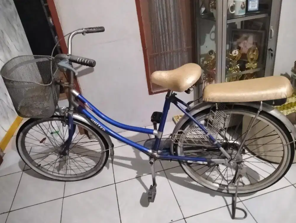 Jual Sepeda cewek bekas merk United Siap pakai Cijantung Jakarta Timur