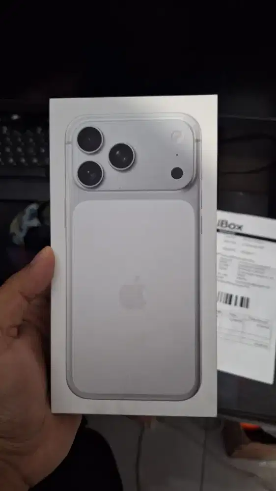 Iphone 17 Pro Max 2TB Silver Garansi Resmi IBOX lengkap dengan Nota