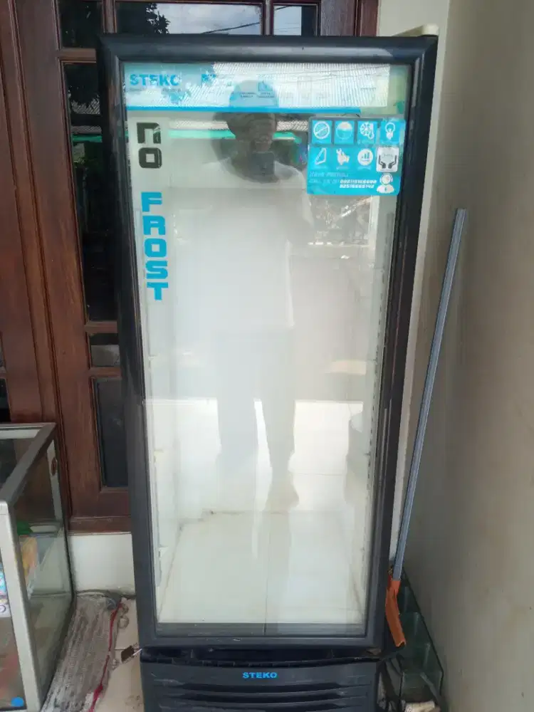 Showcase merek Steko