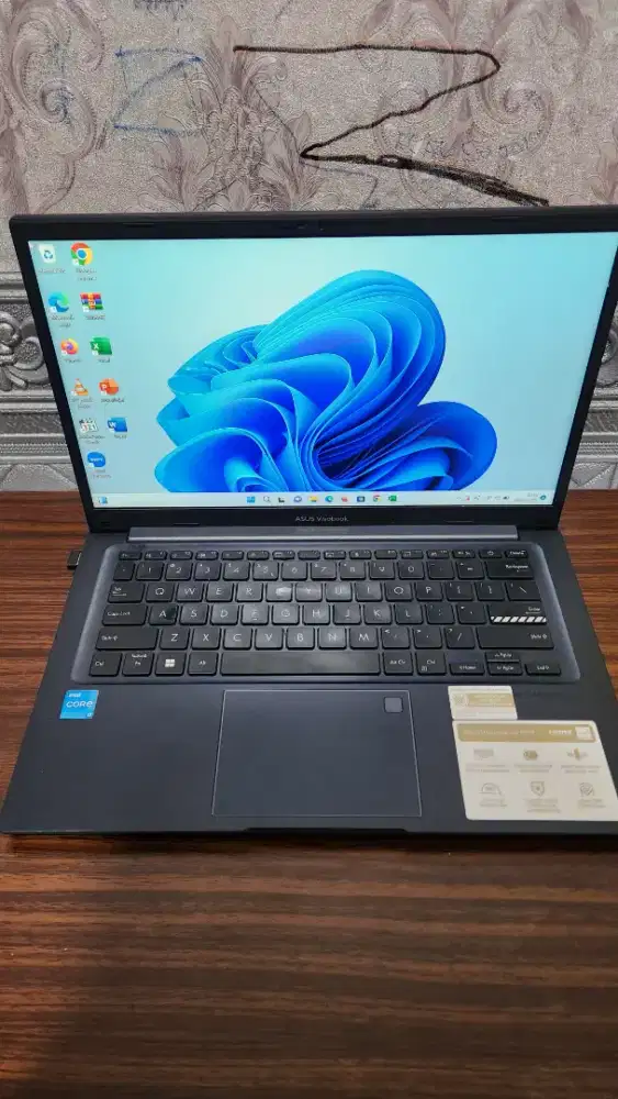 Asus vivobook 16 /512